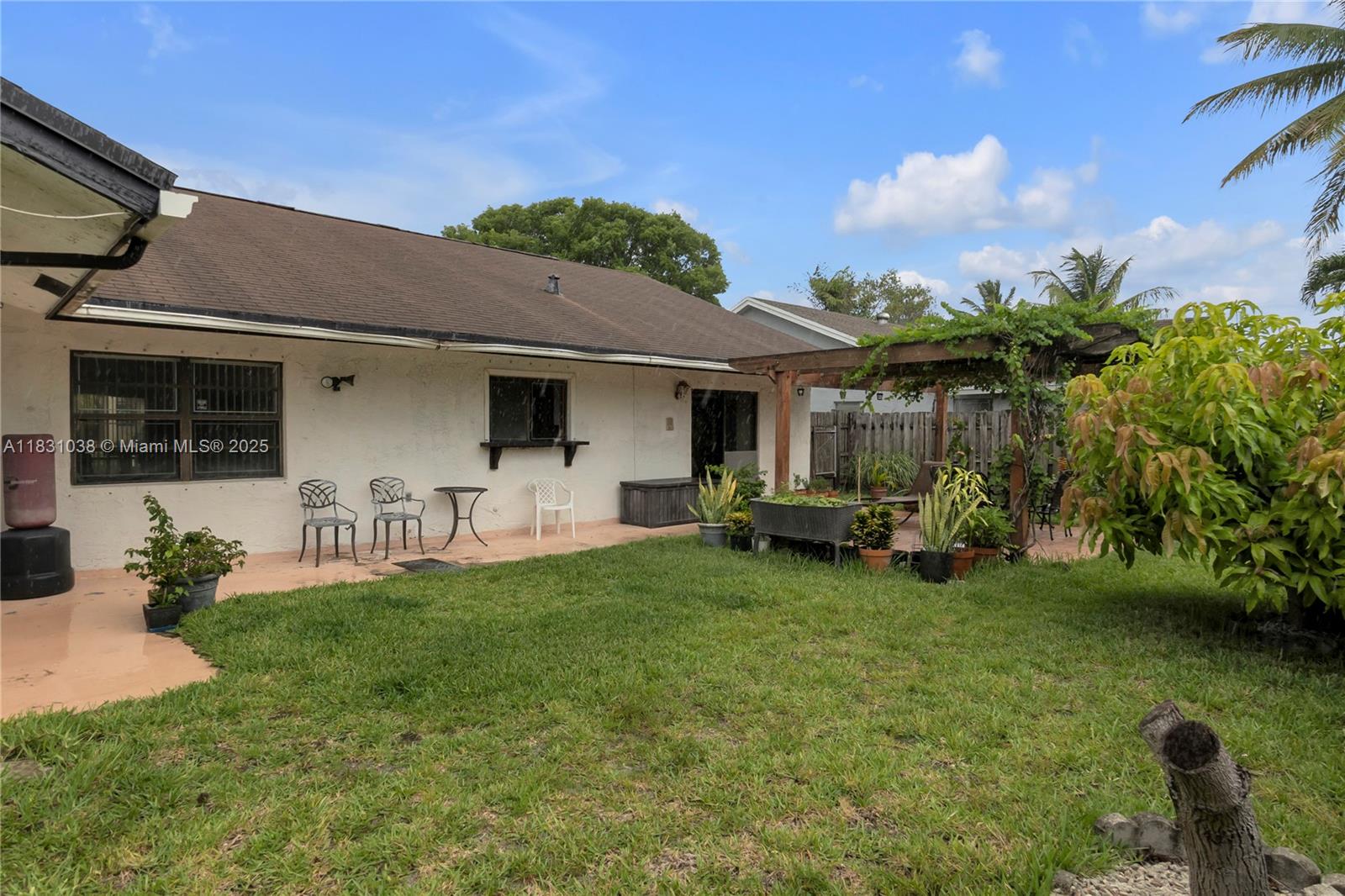 6740 NW 45th St
