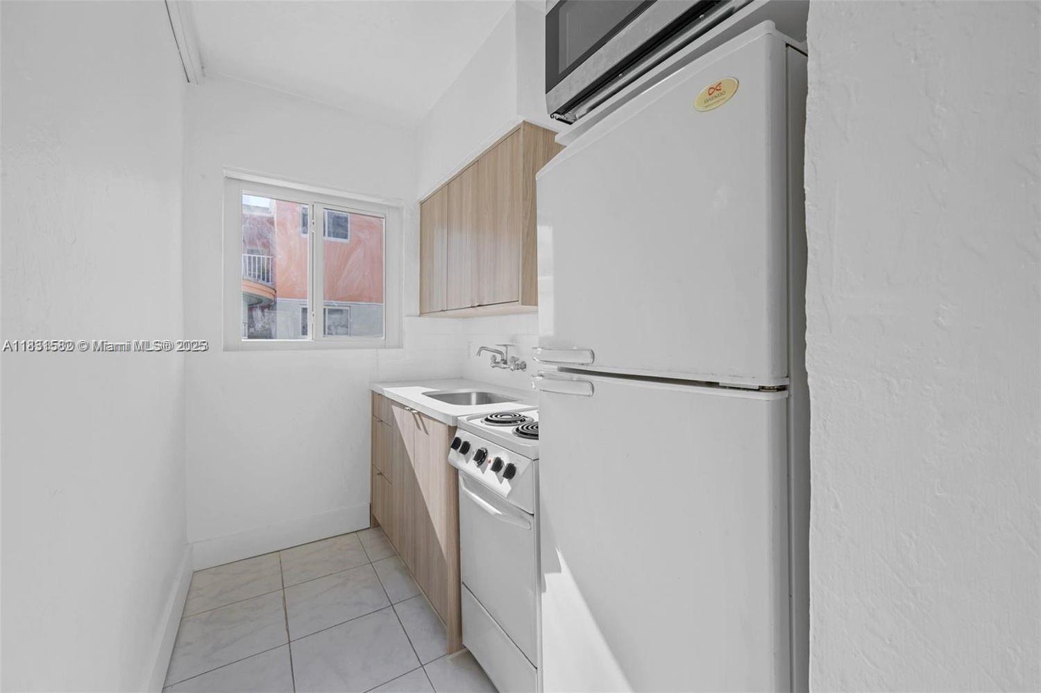 550 NE 82nd Ter # 3