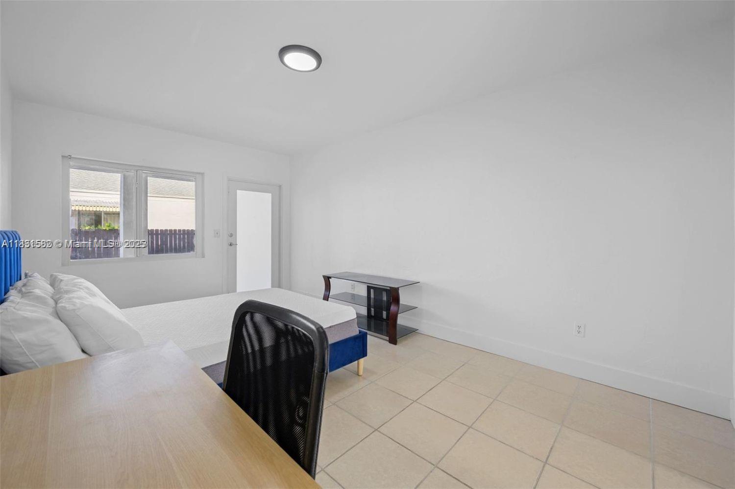 550 NE 82nd Ter # 3