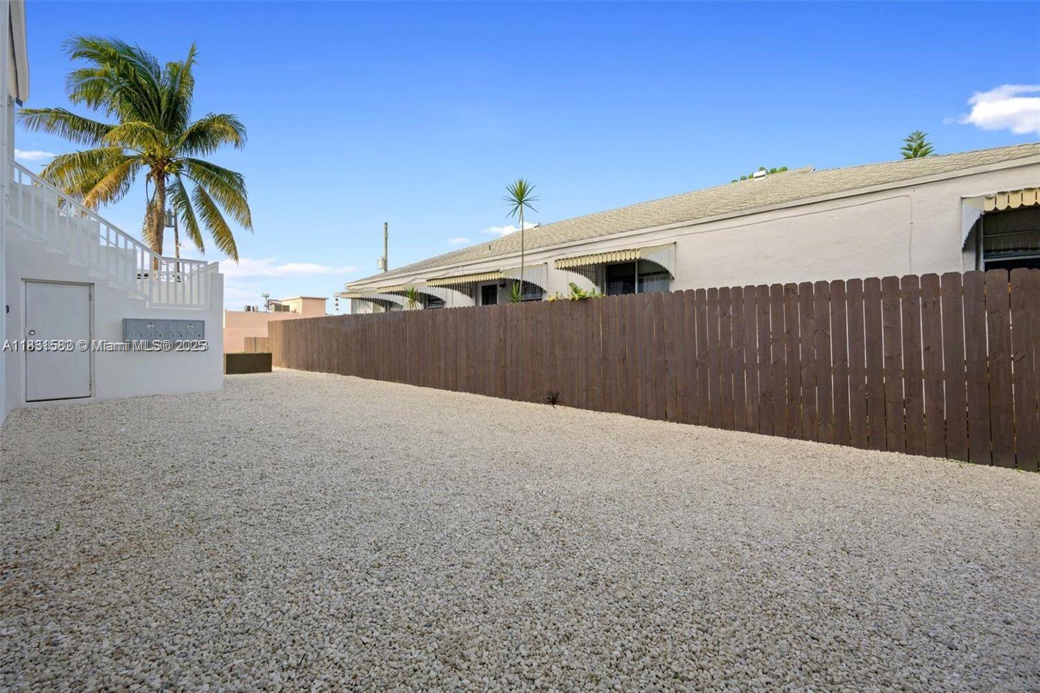 550 NE 82nd Ter # 3