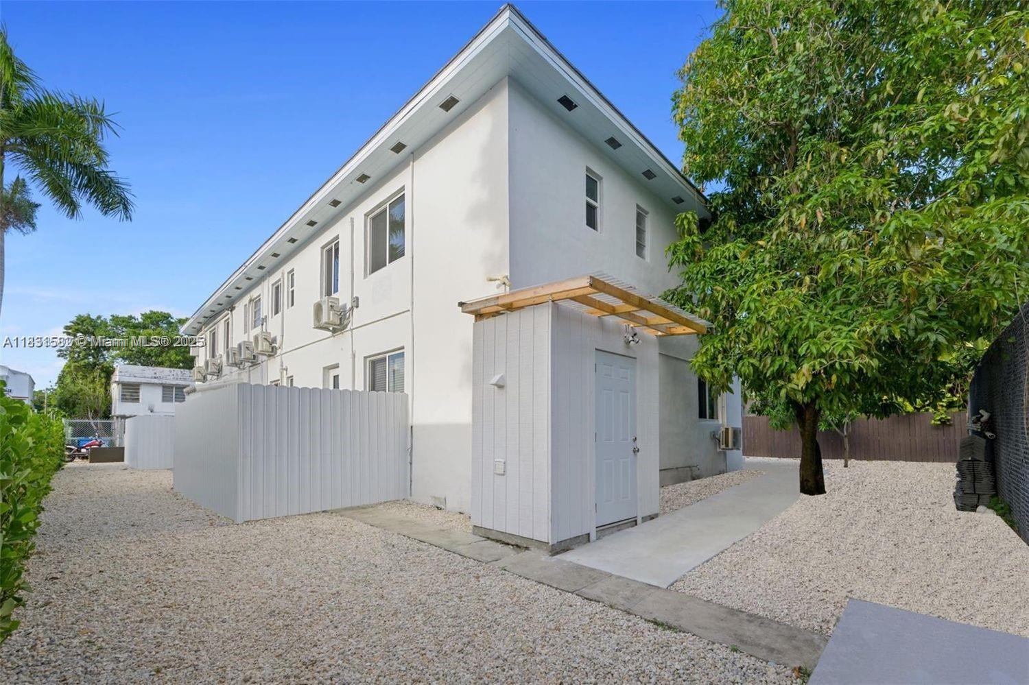 550 NE 82nd Ter # 3