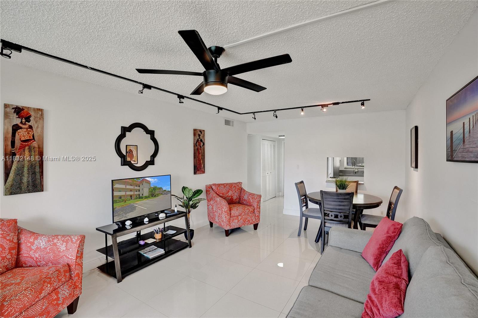 2850 W Sunrise Lakes Dr Unit: 106
