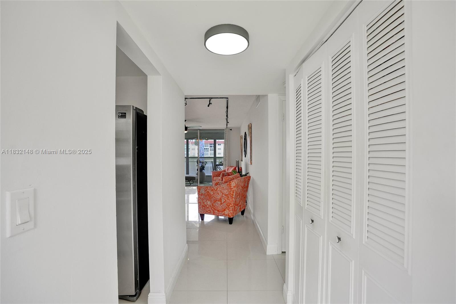 2850 W Sunrise Lakes Dr Unit: 106