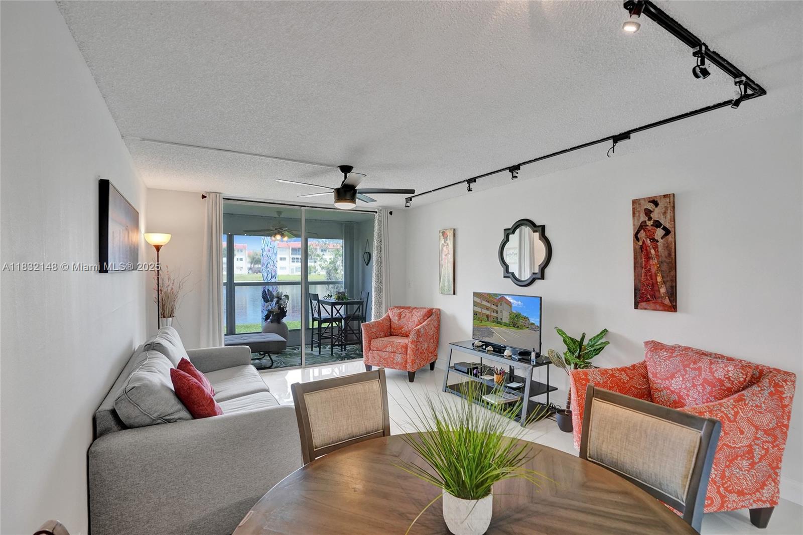 2850 W Sunrise Lakes Dr Unit: 106