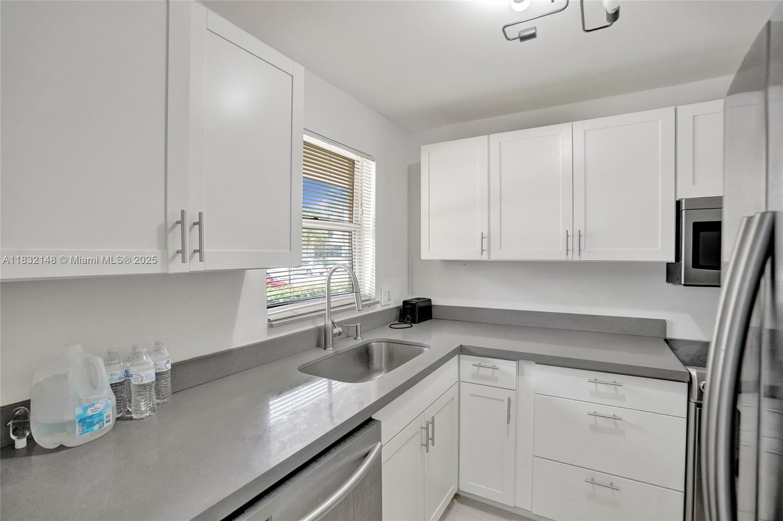 2850 W Sunrise Lakes Dr Unit: 106