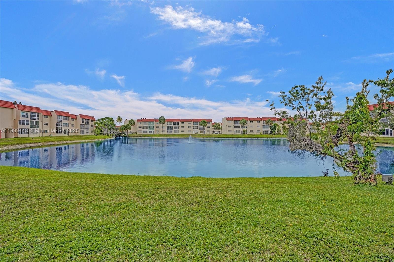 2850 W Sunrise Lakes Dr Unit: 106