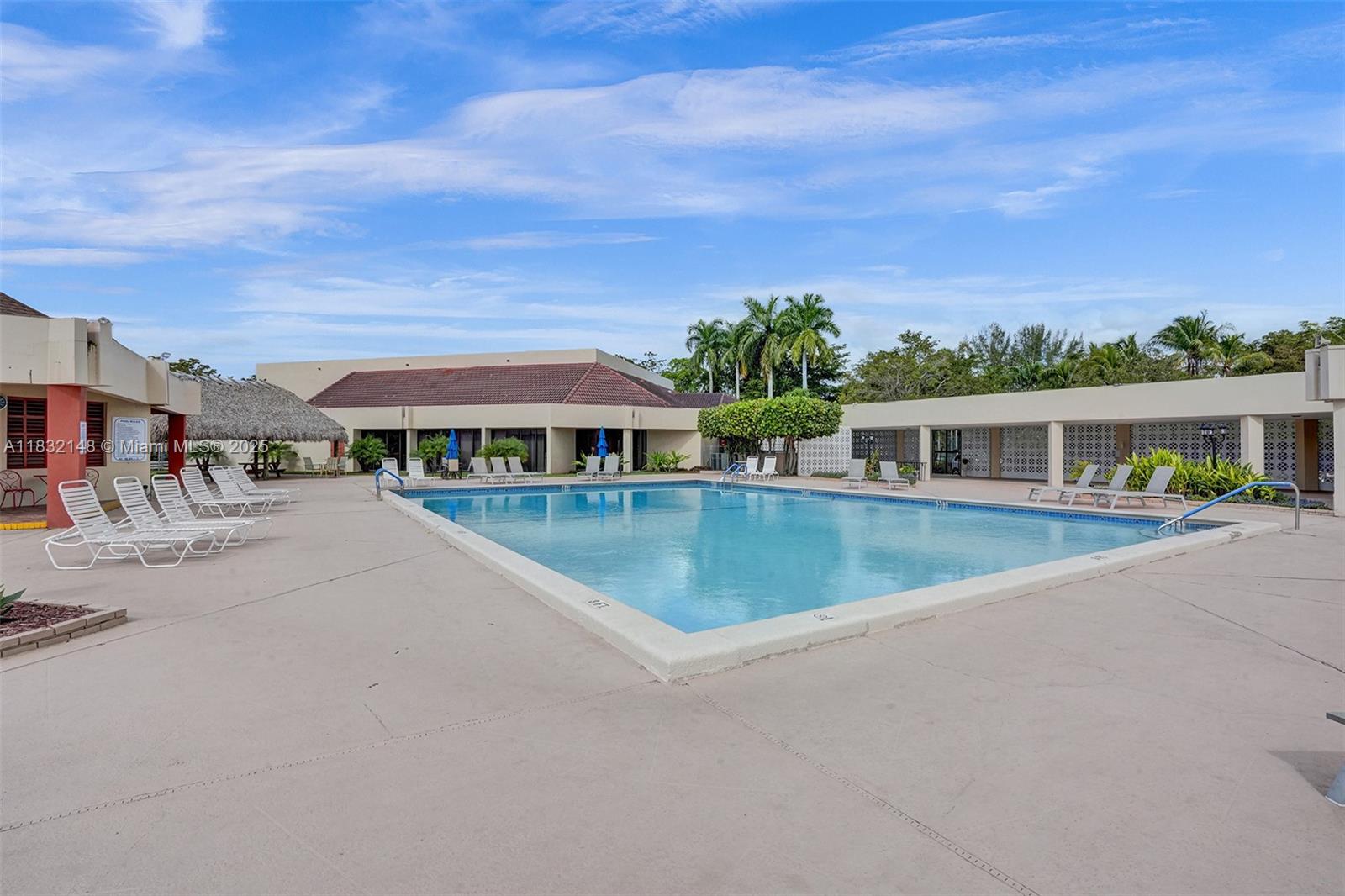 2850 W Sunrise Lakes Dr Unit: 106