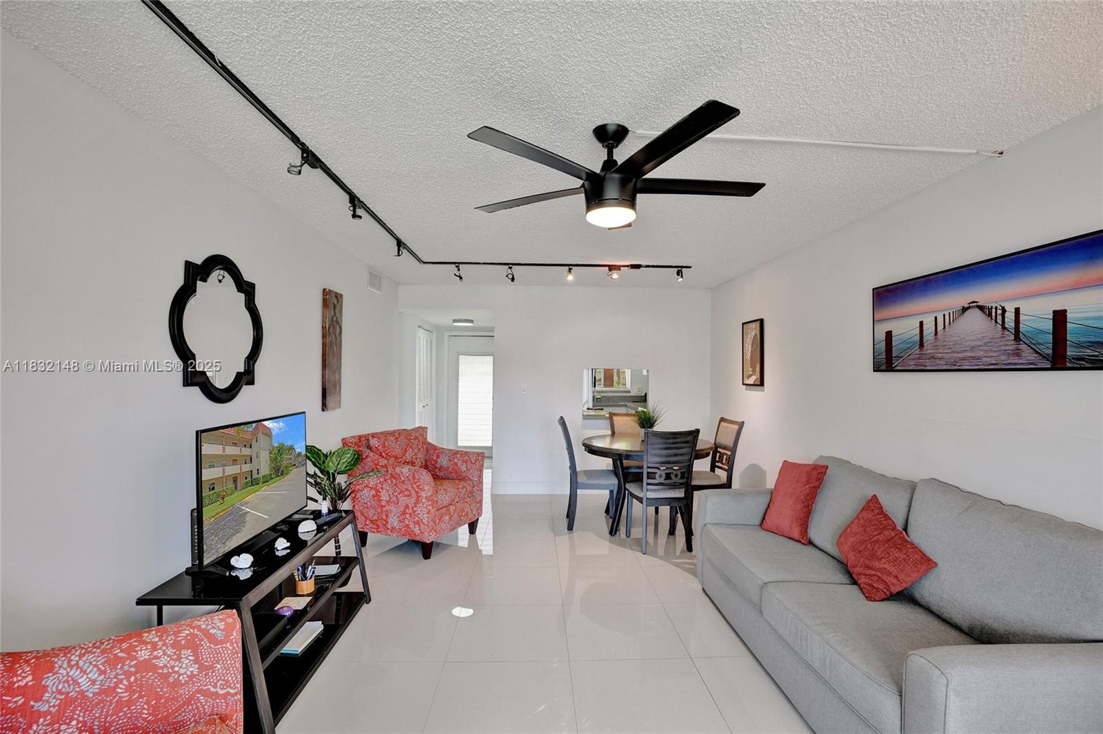 2850 W Sunrise Lakes Dr Unit: 106