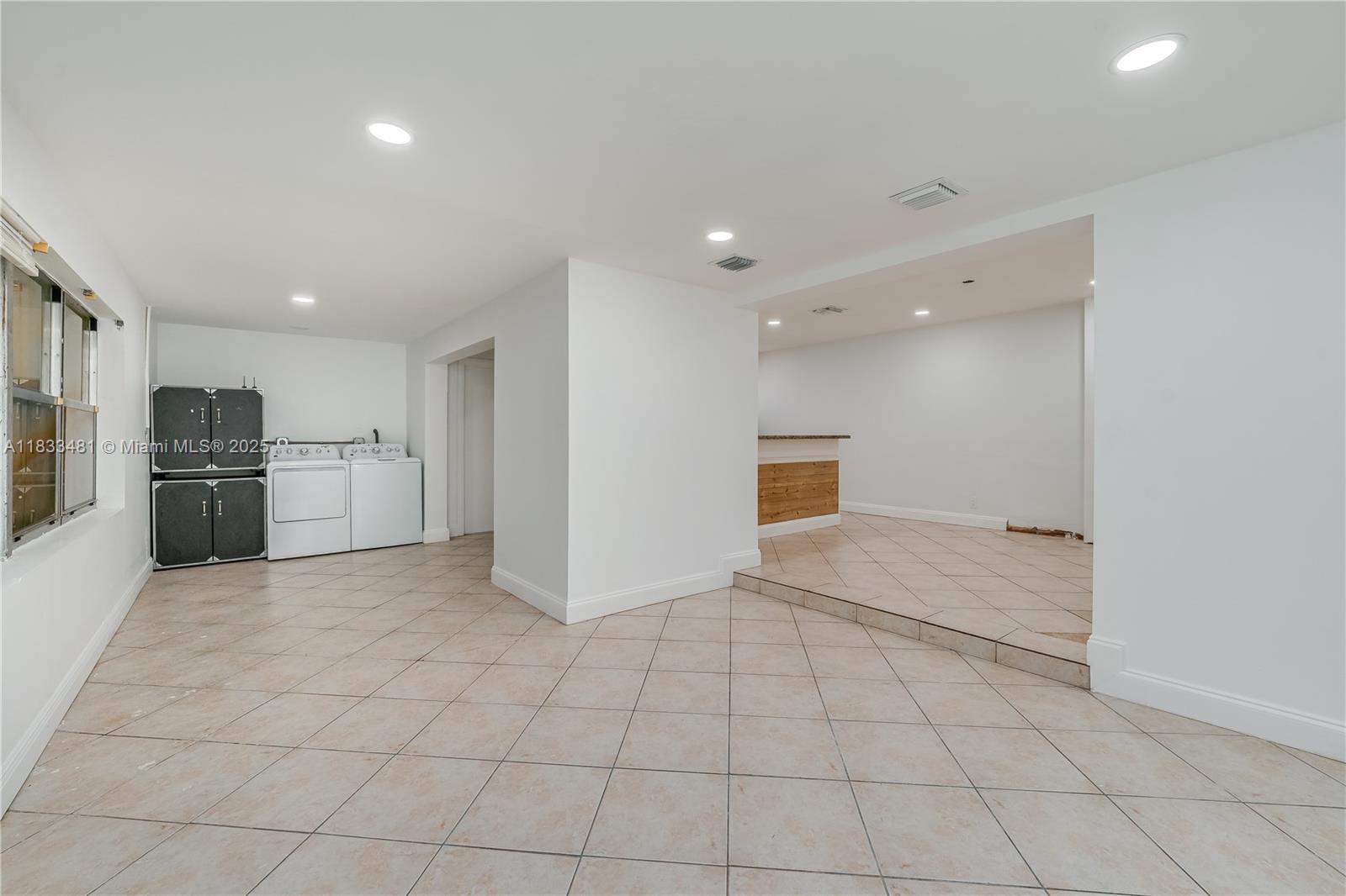 800 NE 24th St
