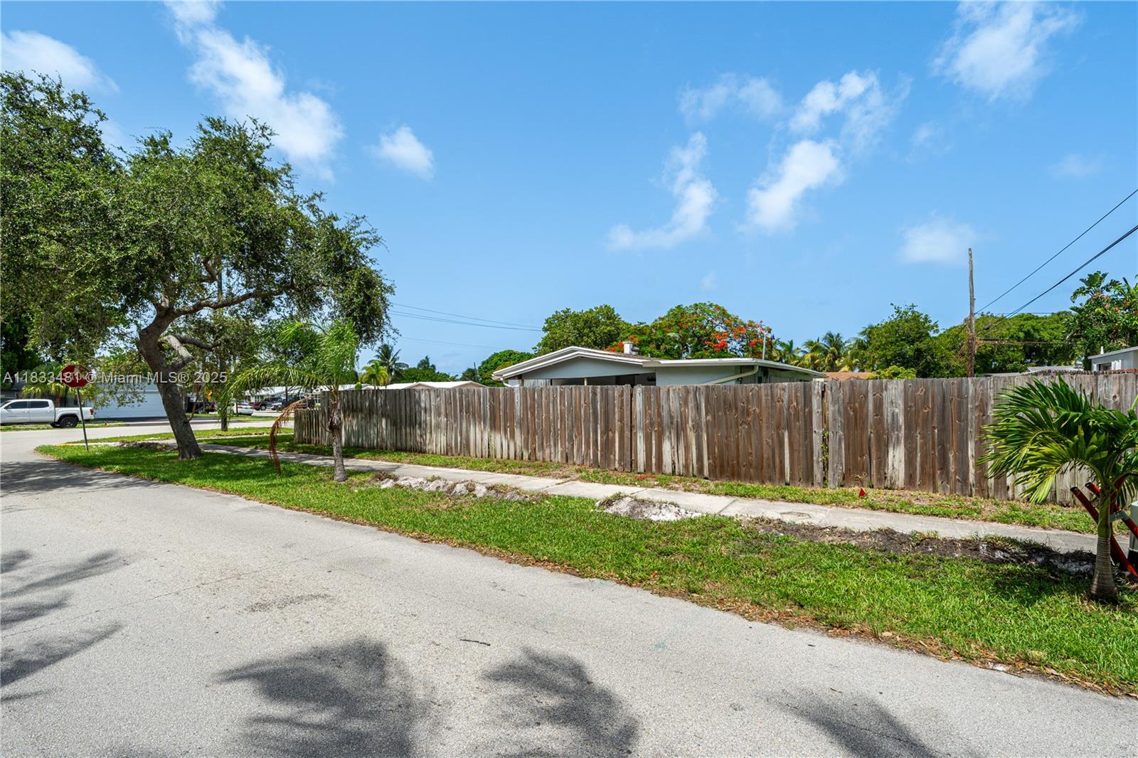 800 NE 24th St