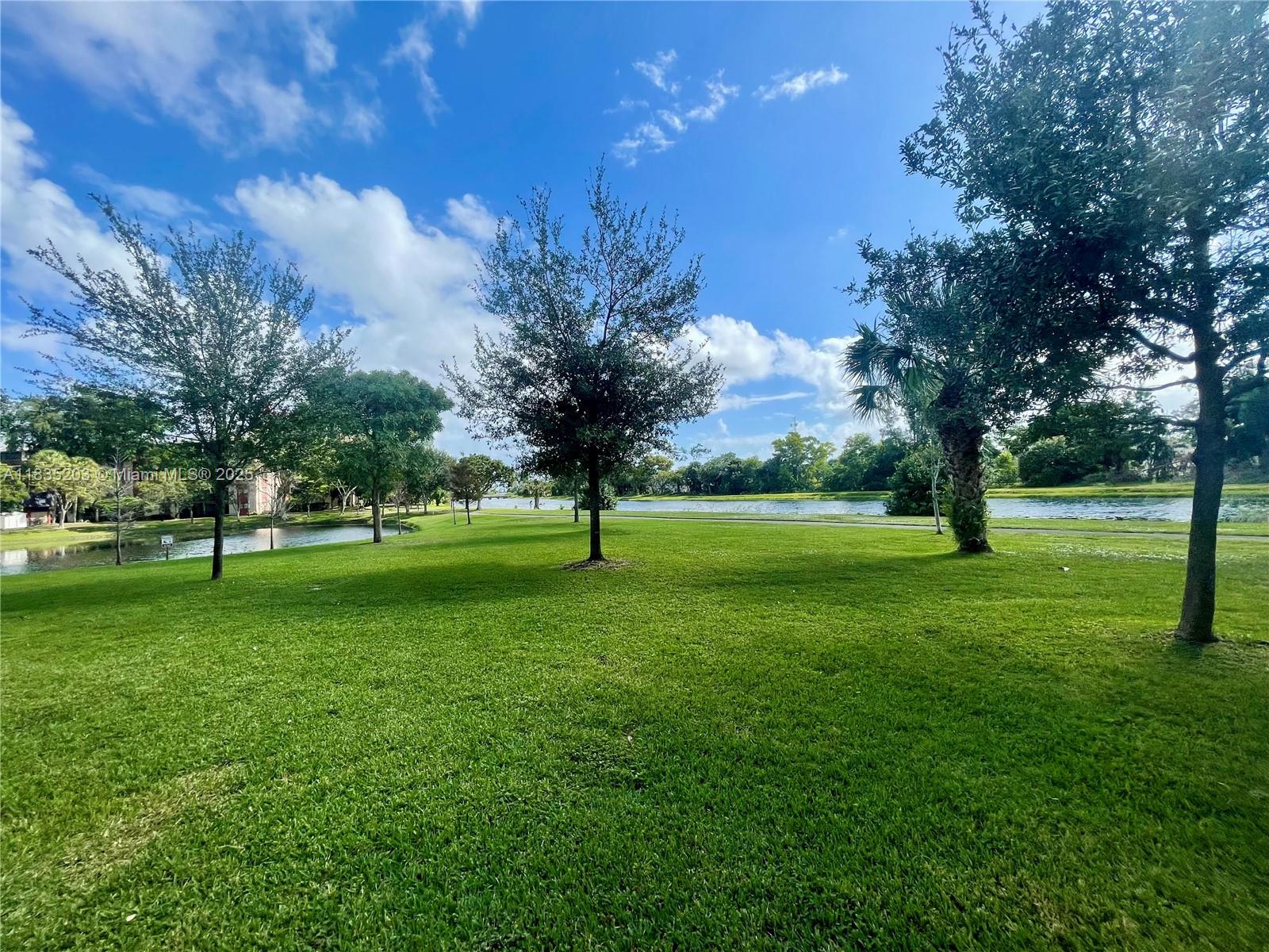 2312 S Cypress Bend Dr # 410
