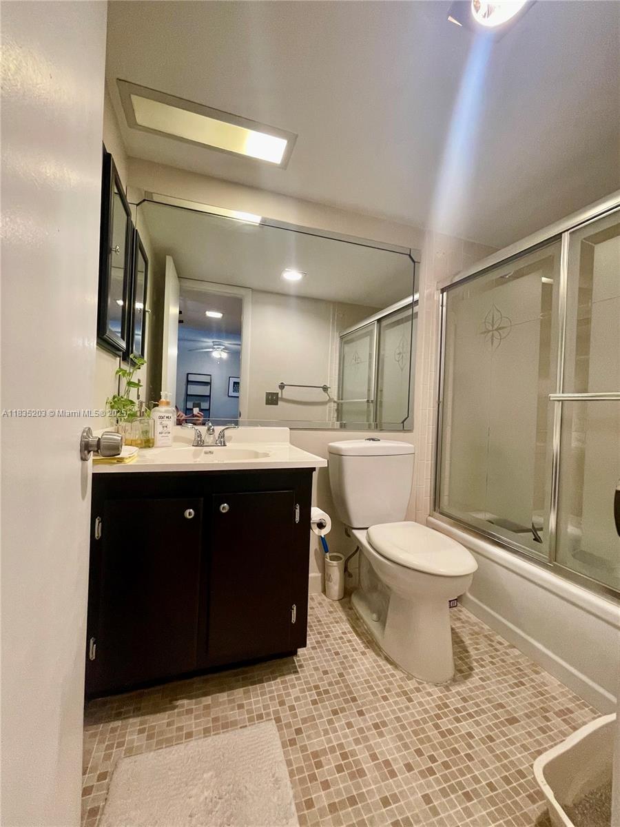 2312 S Cypress Bend Dr # 410