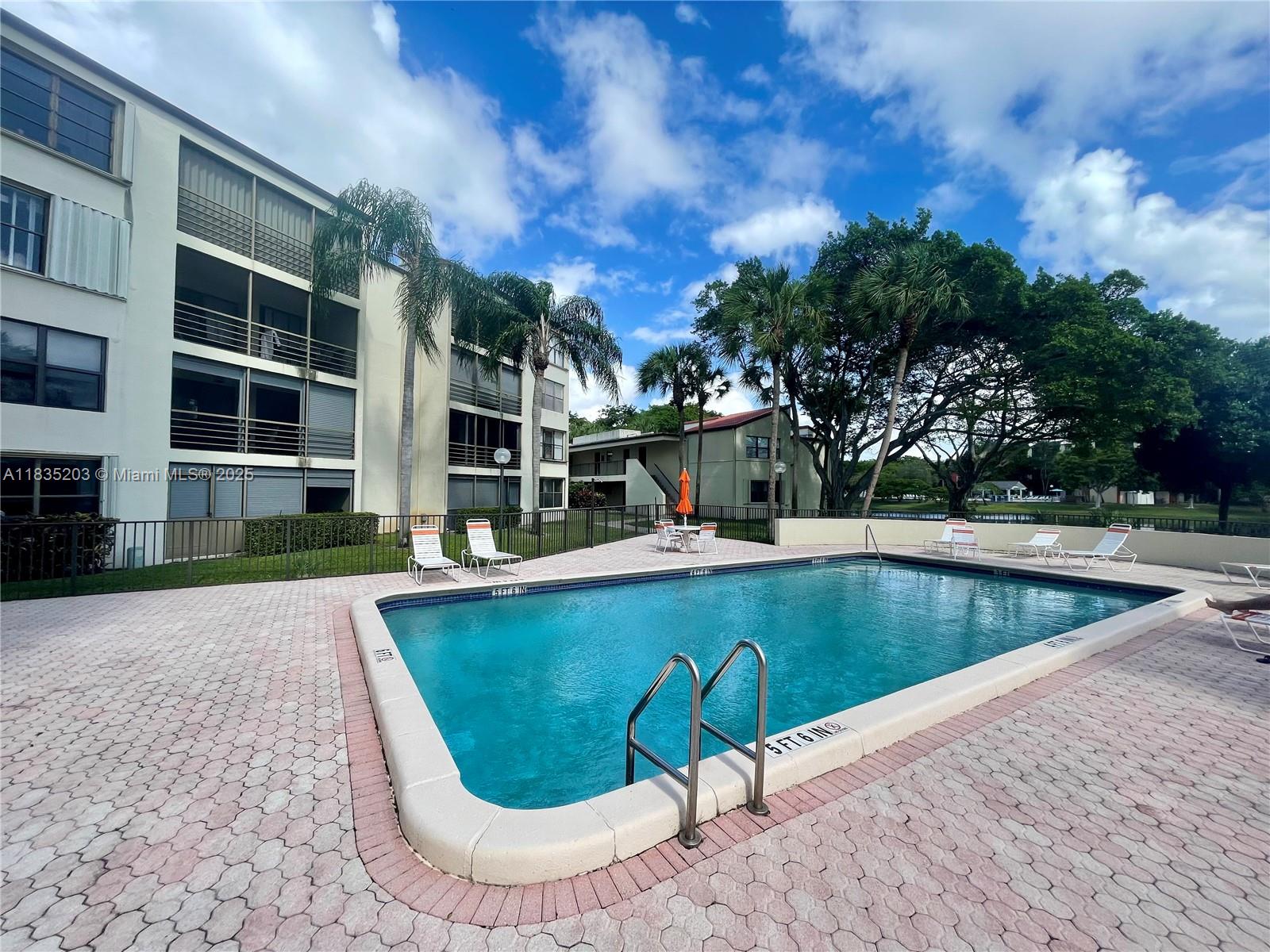 2312 S Cypress Bend Dr # 410