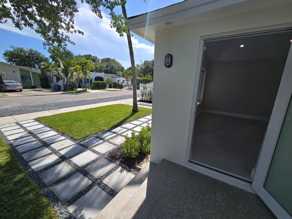 1923 NW 48th St