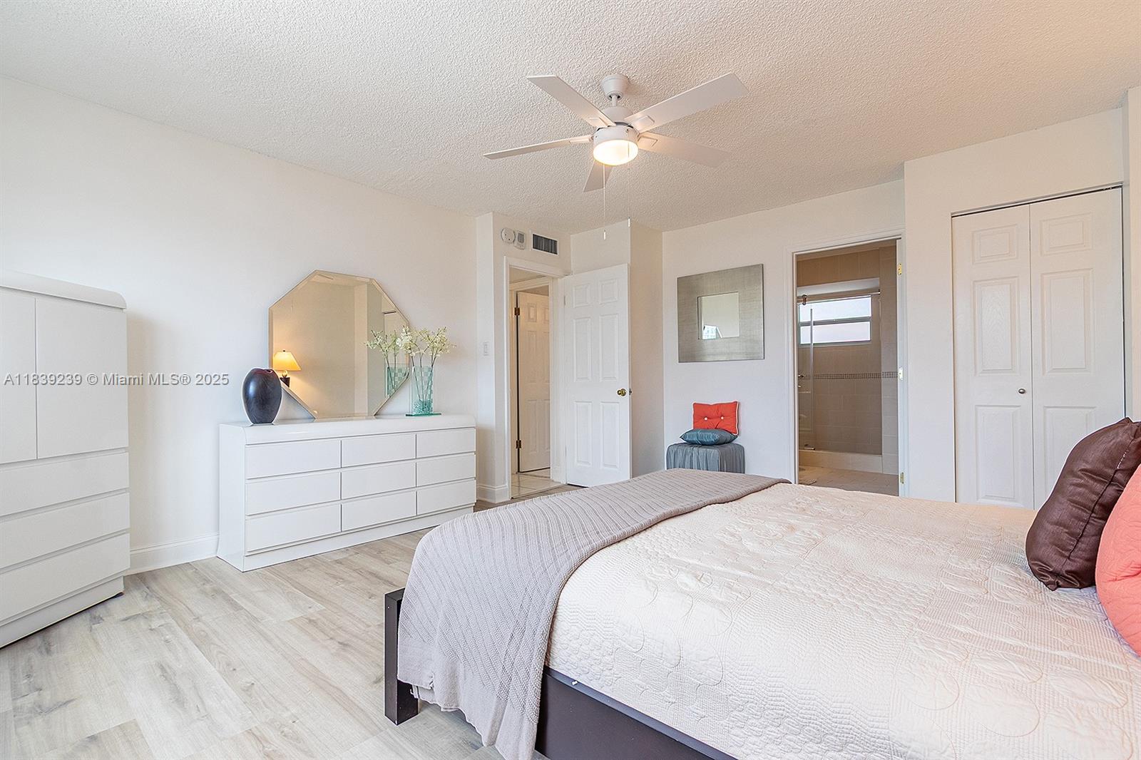 121 Golden Isles Dr # 901