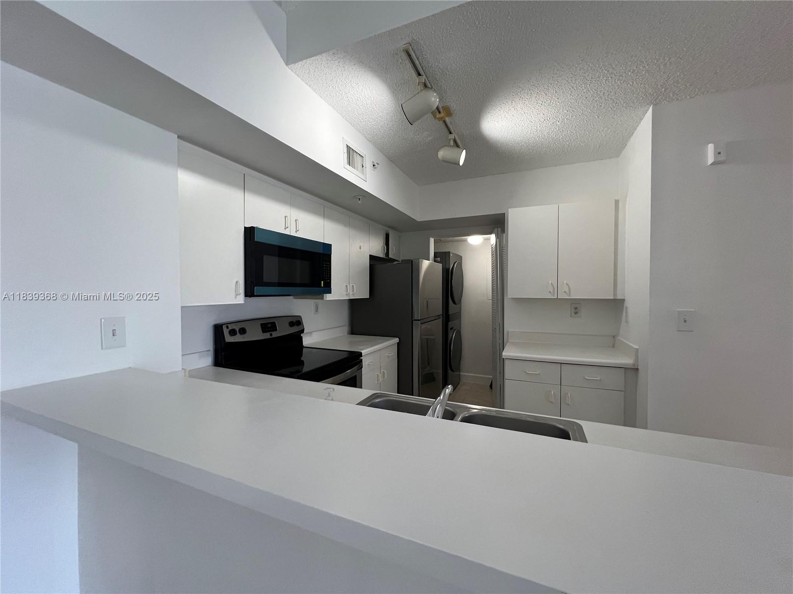 2640 S University Dr # 320