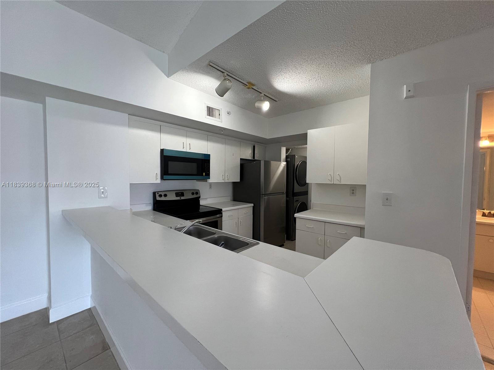 2640 S University Dr # 320