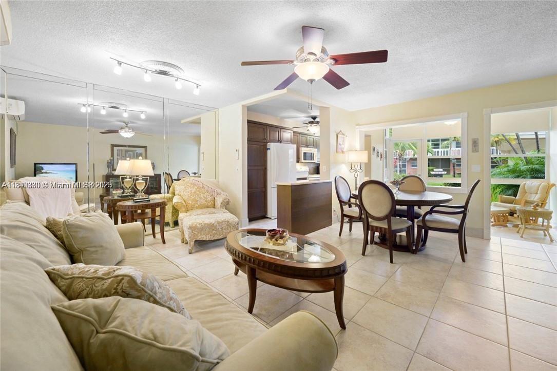 141 NE 10th Ave # 20A