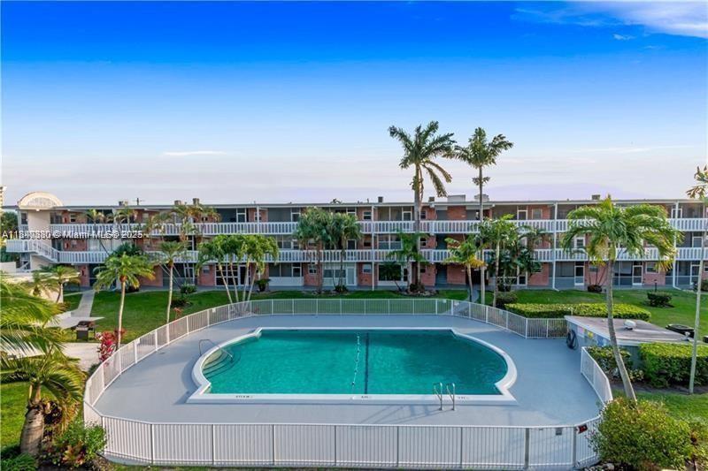 141 NE 10th Ave # 20A