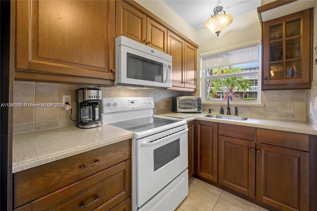 141 NE 10th Ave # 20A