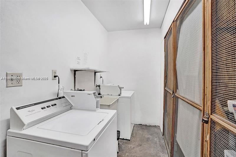 141 NE 10th Ave # 20A