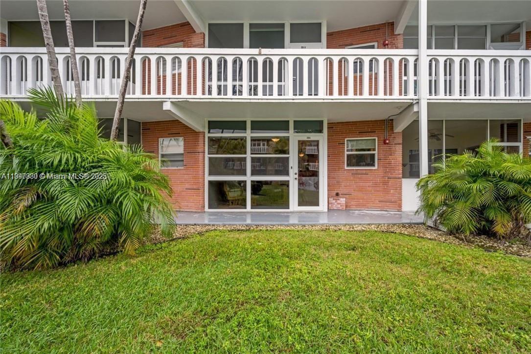 141 NE 10th Ave # 20A