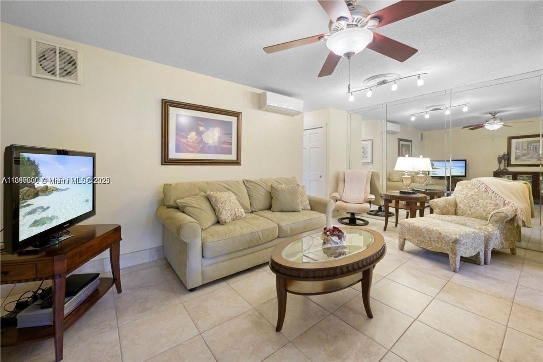 141 NE 10th Ave # 20A