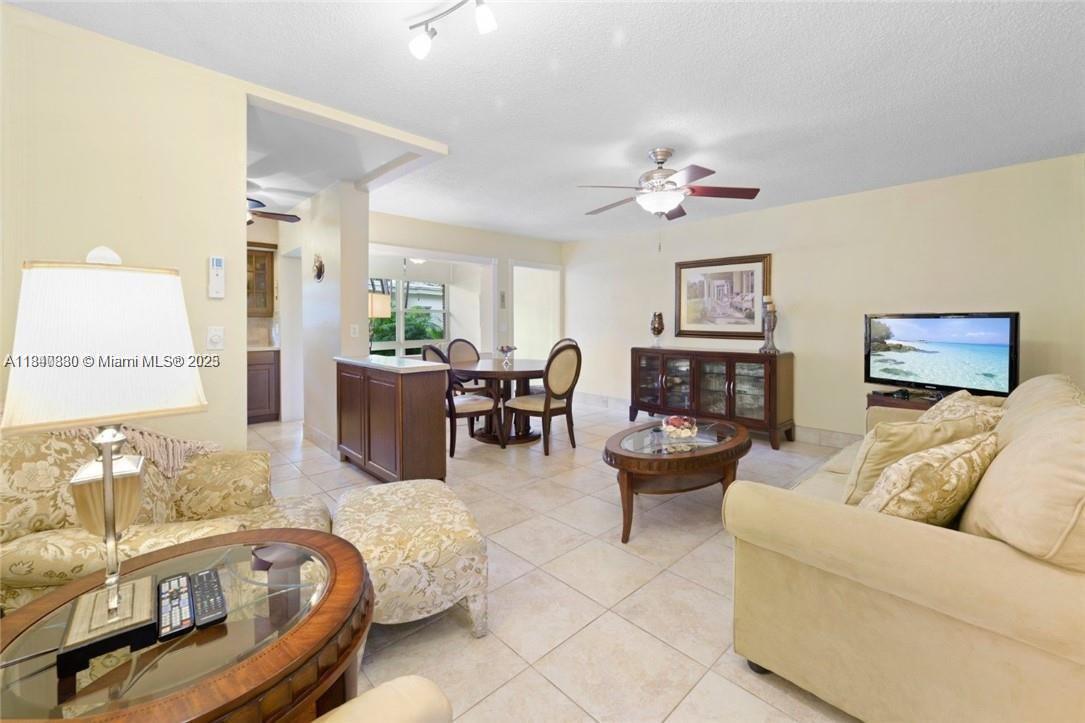 141 NE 10th Ave # 20A