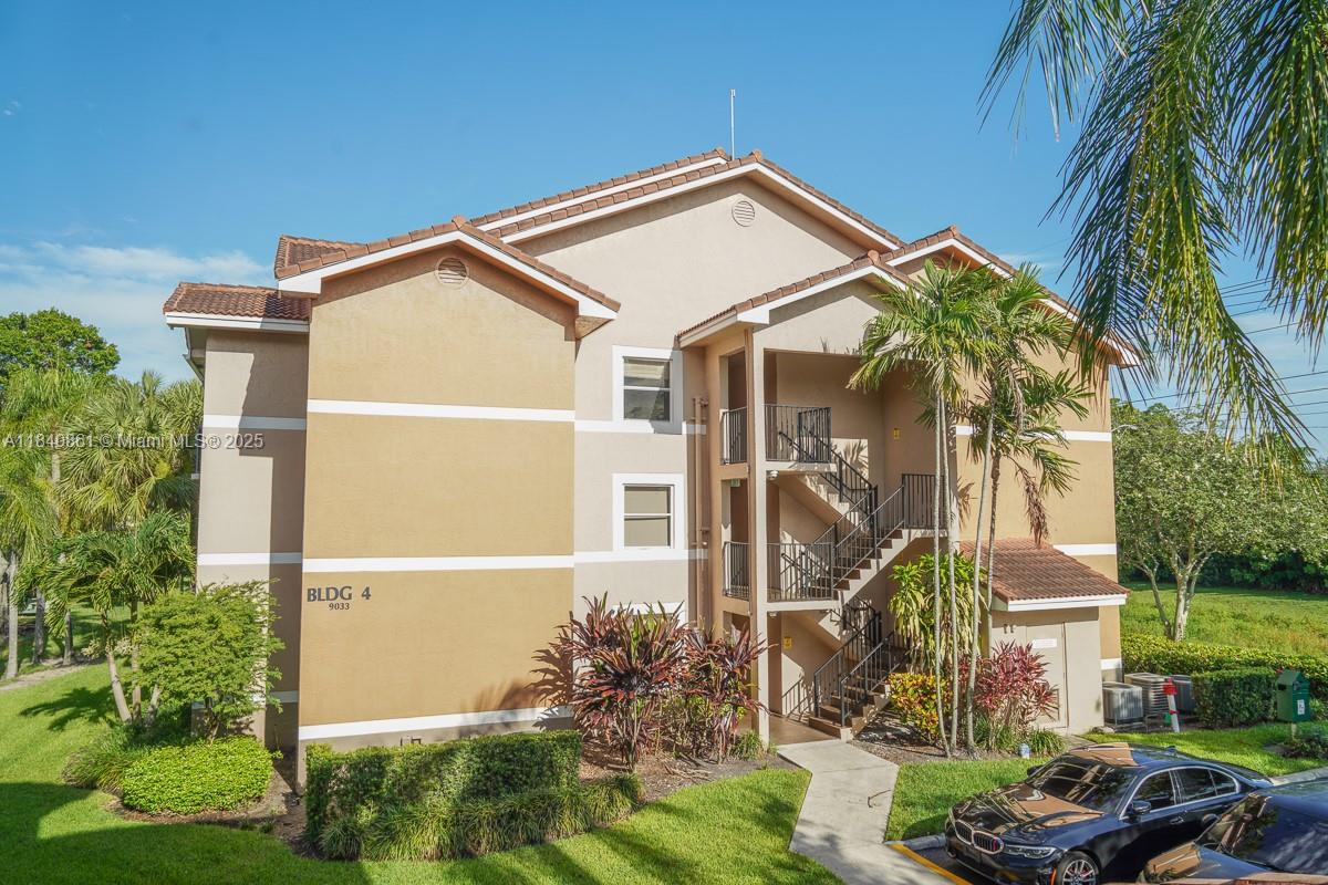 9033 Wiles Rd # 304