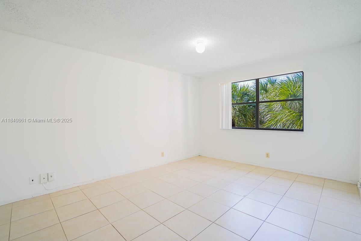 9033 Wiles Rd # 304