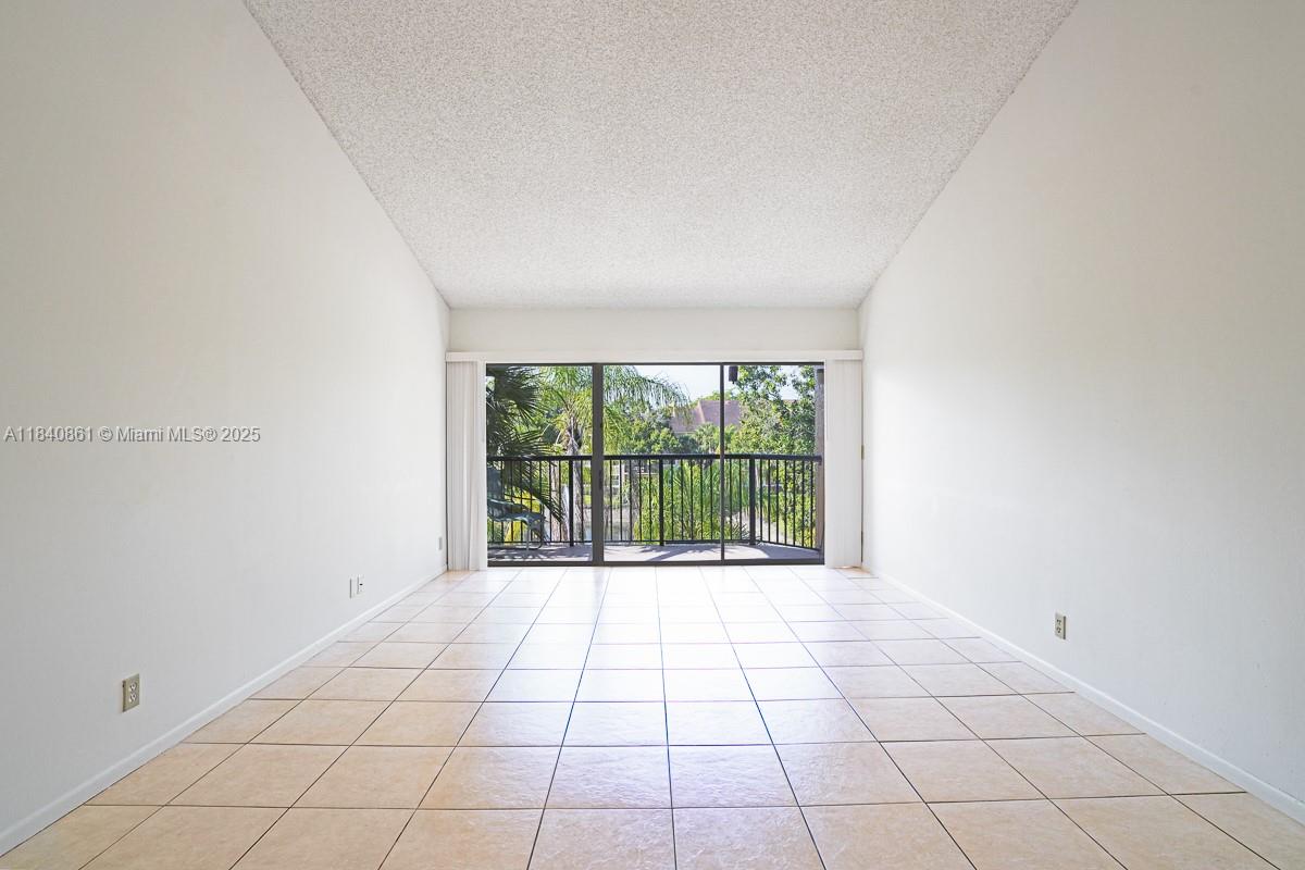 9033 Wiles Rd # 304