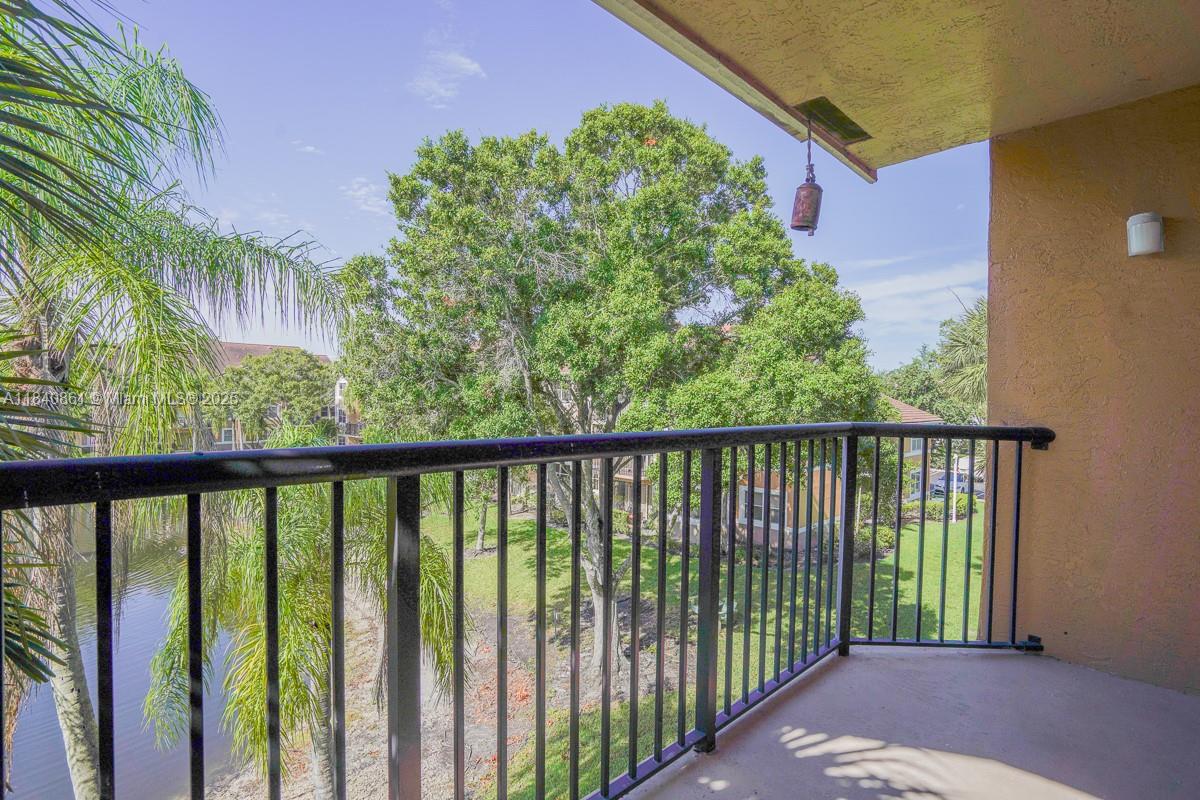 9033 Wiles Rd # 304