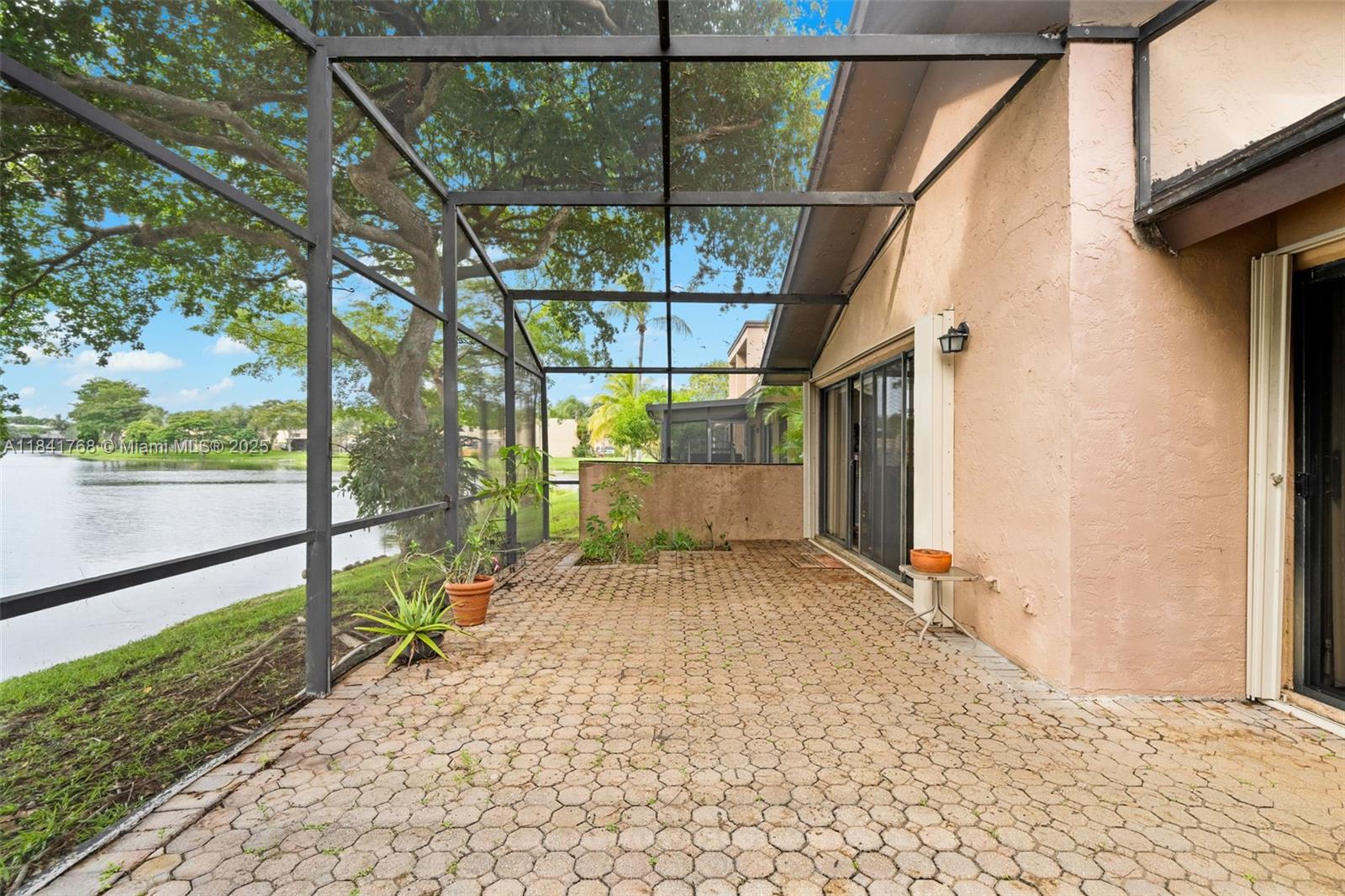9535 NW 38th Pl