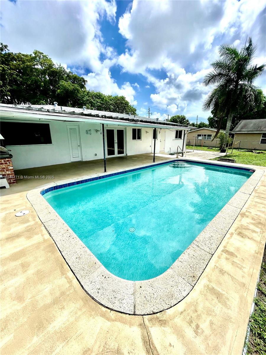 4430 W Broward Blvd