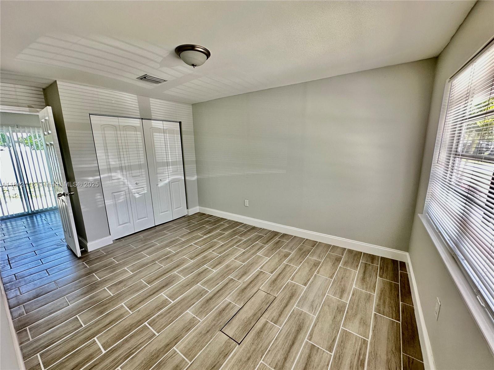 2600 NE 8th Ave