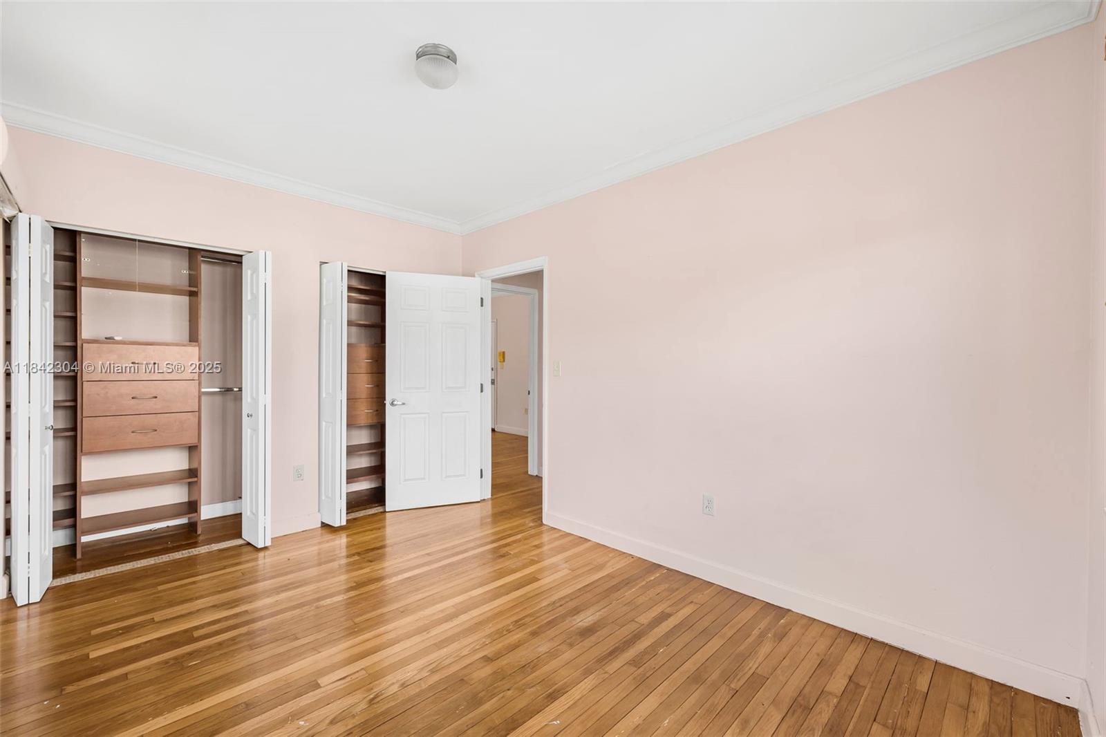 8320 Crespi Blvd # 12