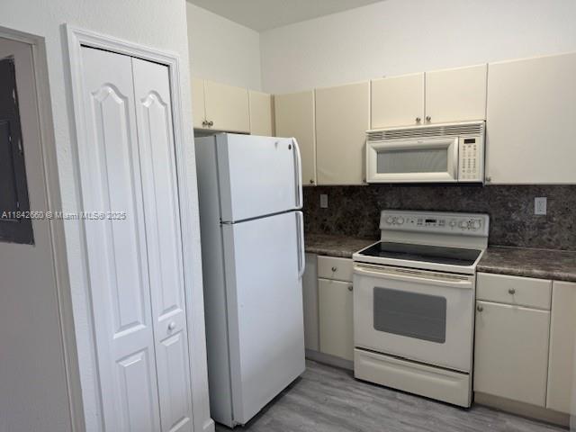 7130 NW 177th St # 8 Unit: 103-8