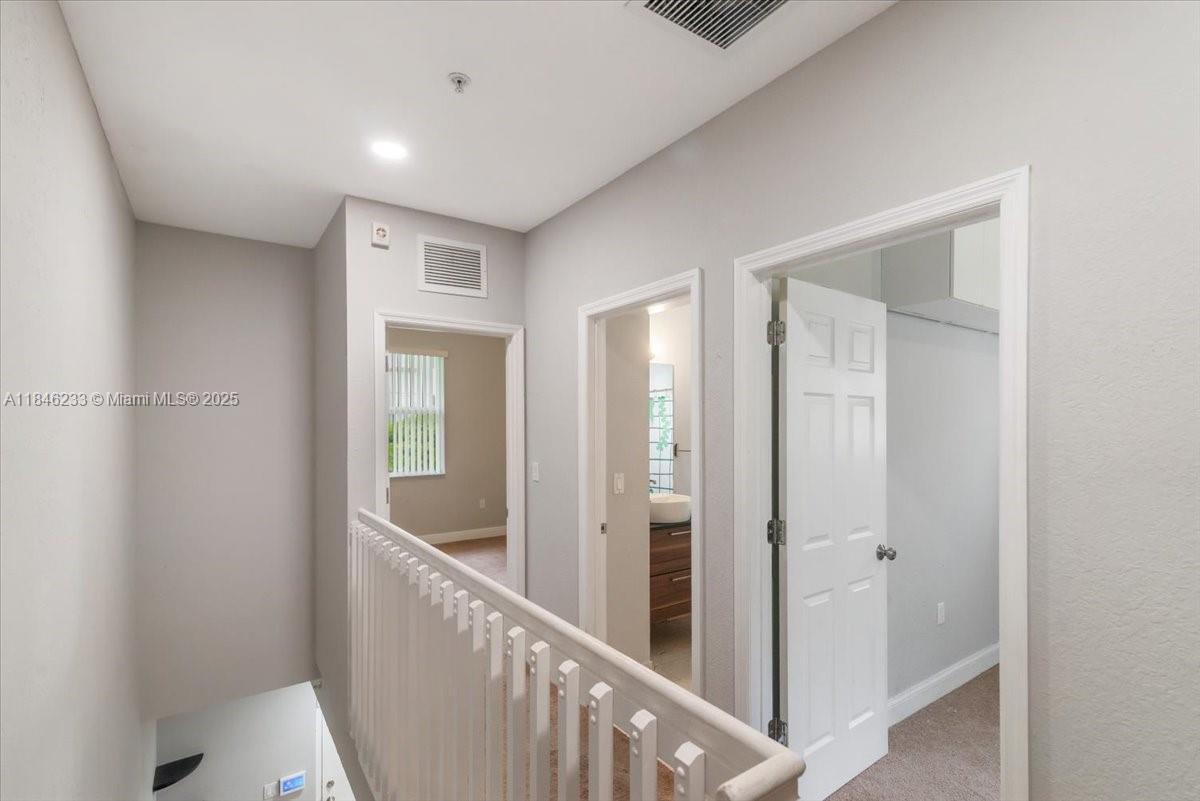 1235 NW 9th Ave # 6