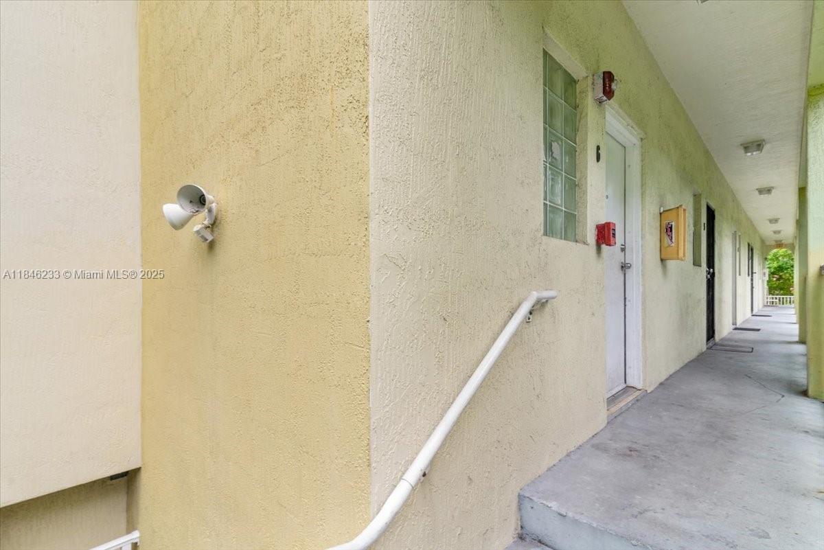 1235 NW 9th Ave # 6