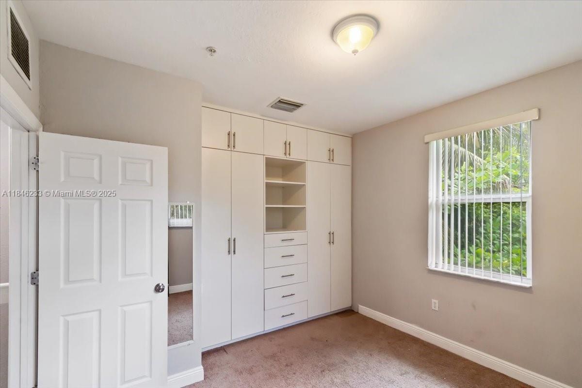 1235 NW 9th Ave # 6