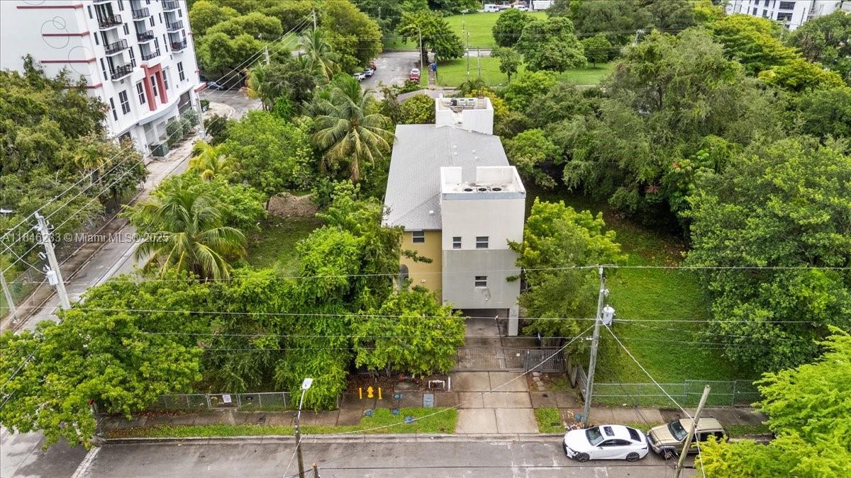 1235 NW 9th Ave # 6