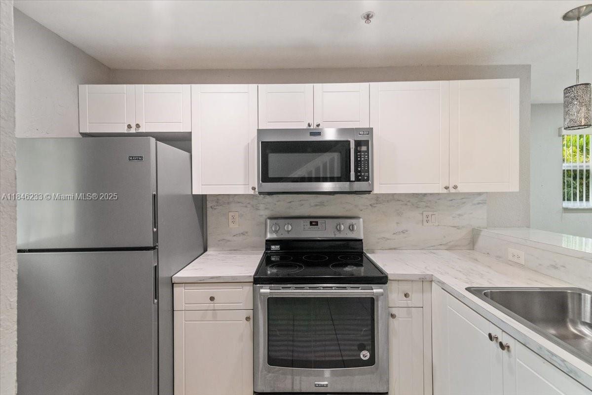 1235 NW 9th Ave # 6