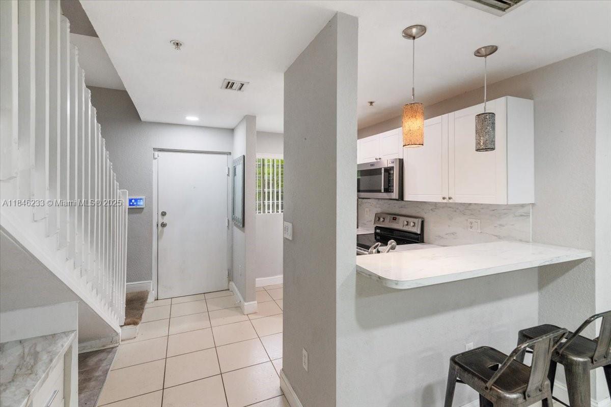 1235 NW 9th Ave # 6