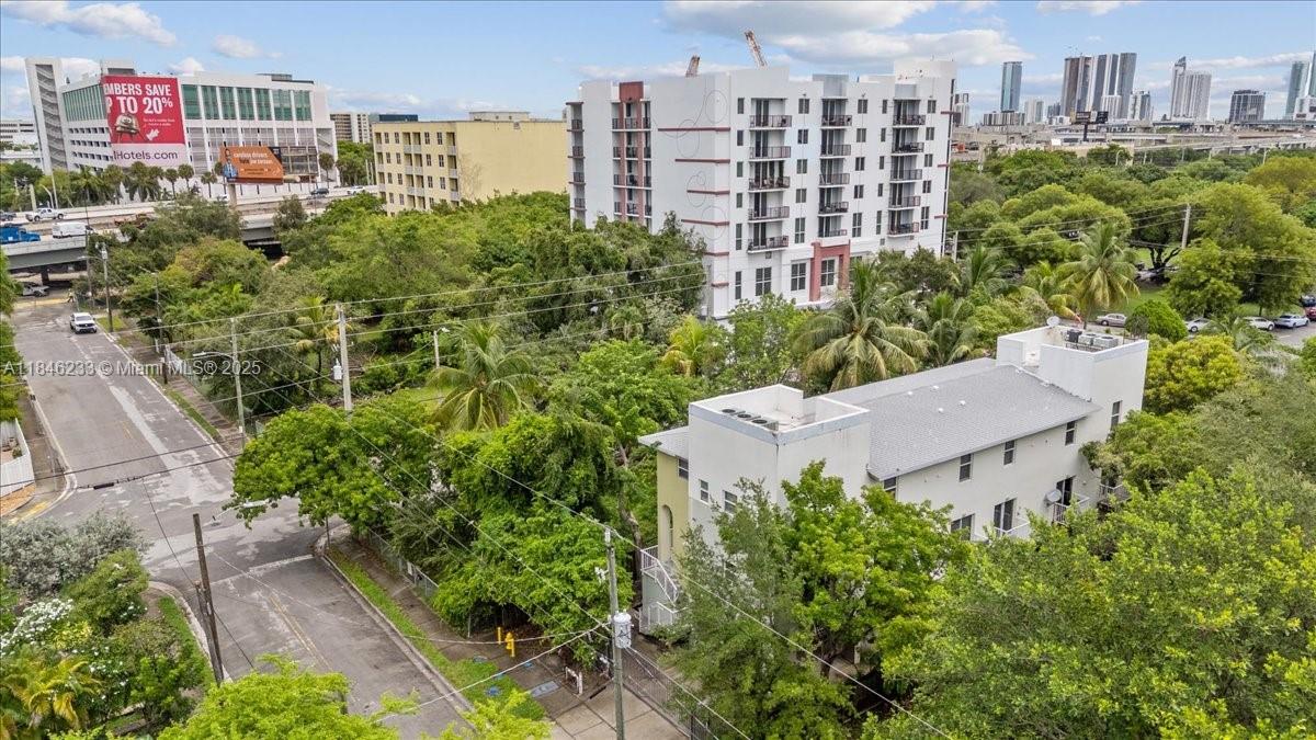 1235 NW 9th Ave # 6