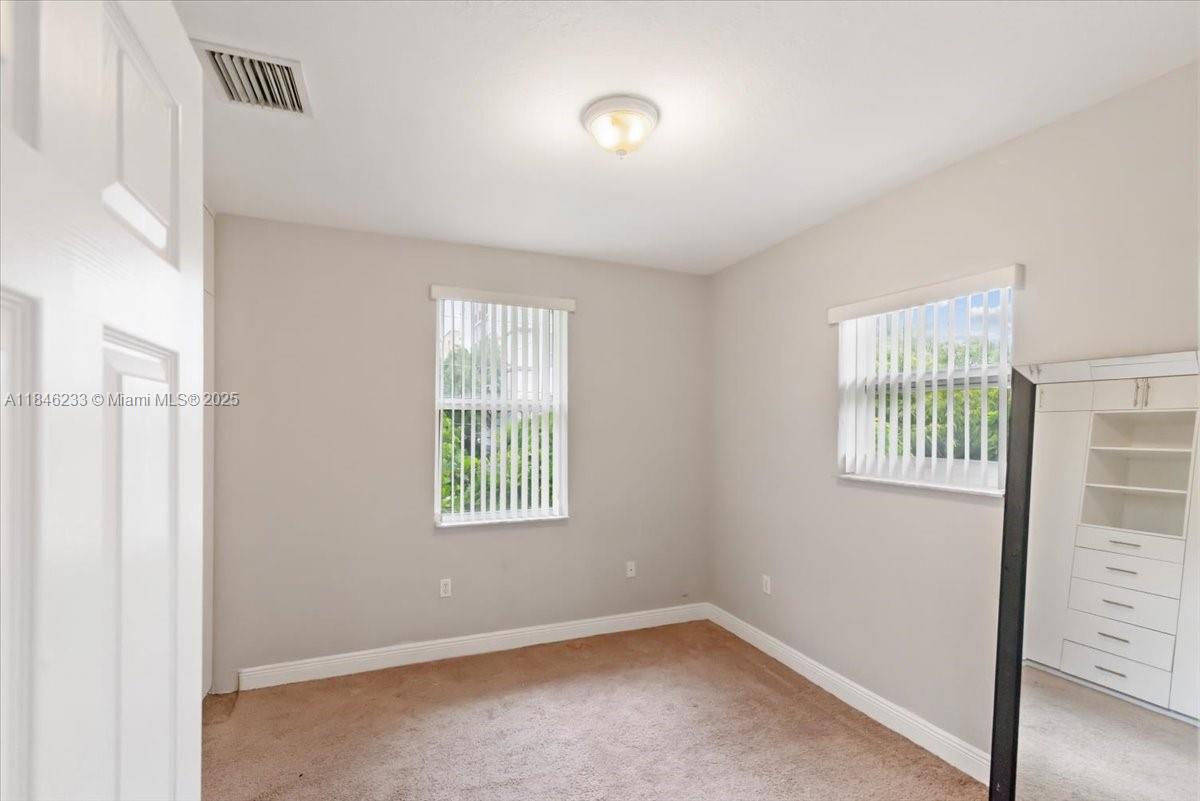 1235 NW 9th Ave # 6