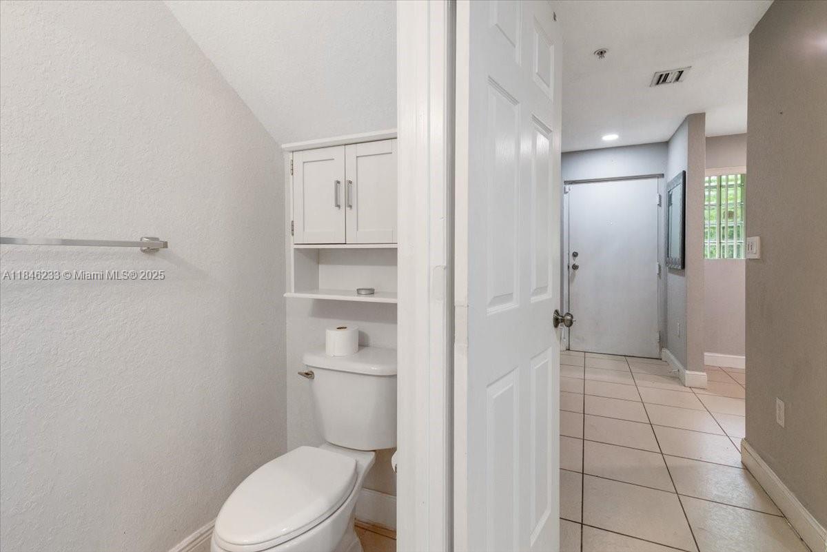 1235 NW 9th Ave # 6