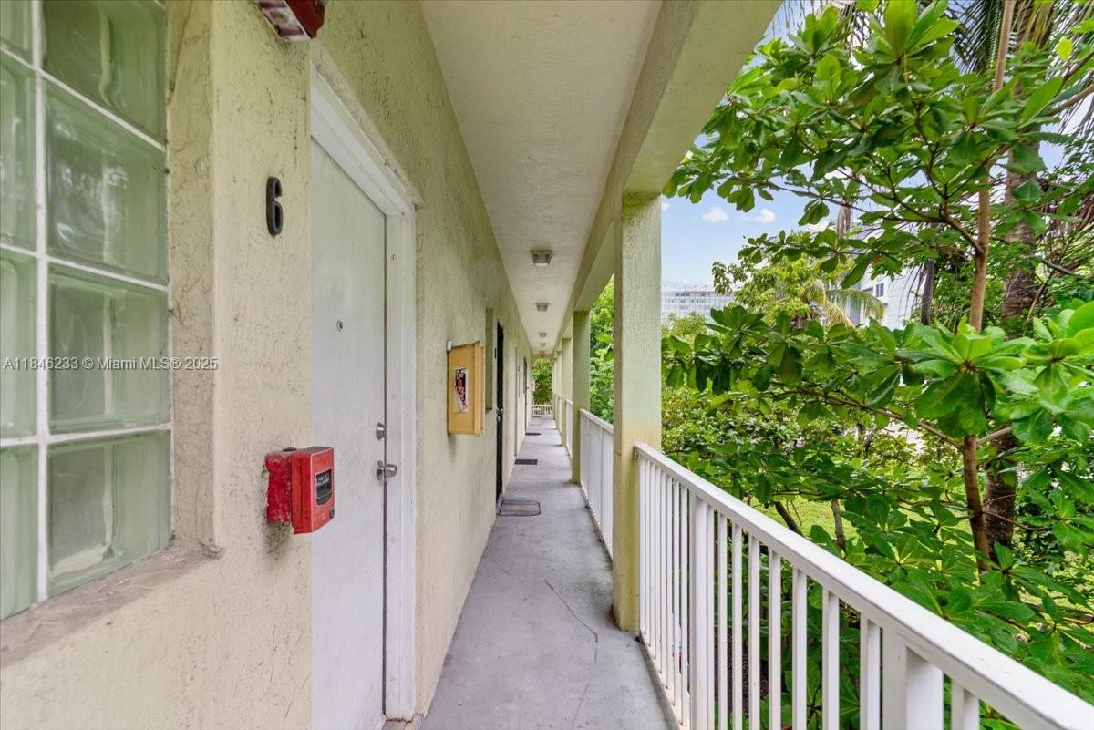 1235 NW 9th Ave # 6