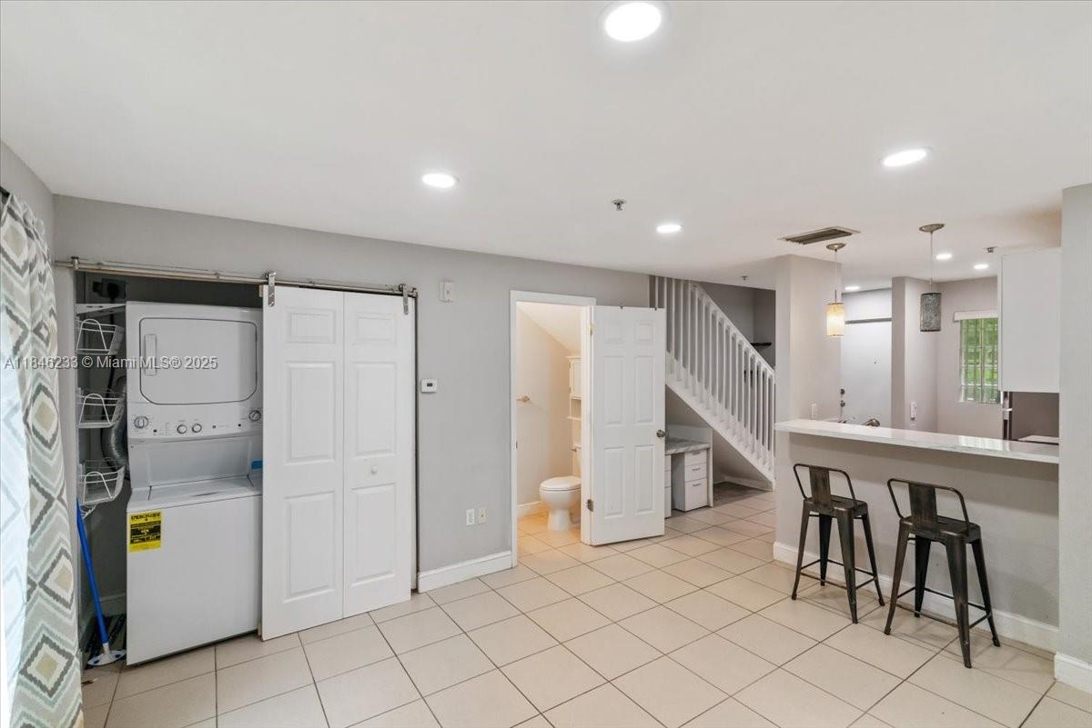 1235 NW 9th Ave # 6