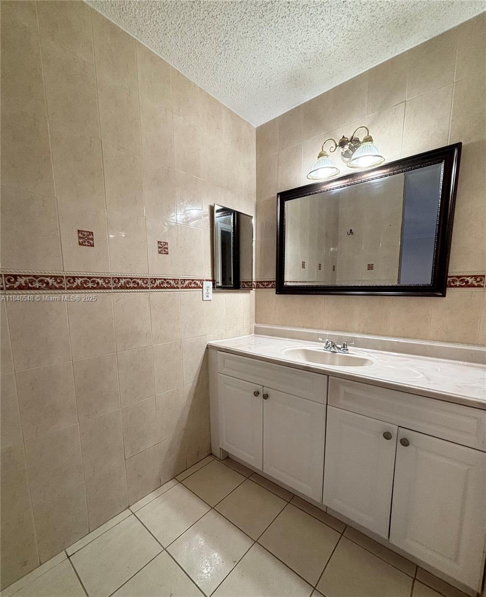 1399 Sussex Dr