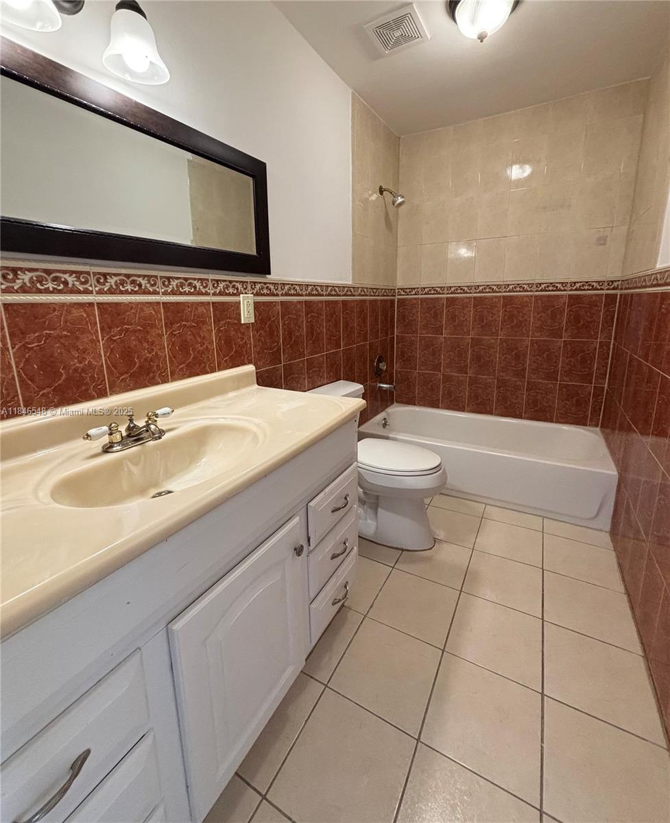 1399 Sussex Dr